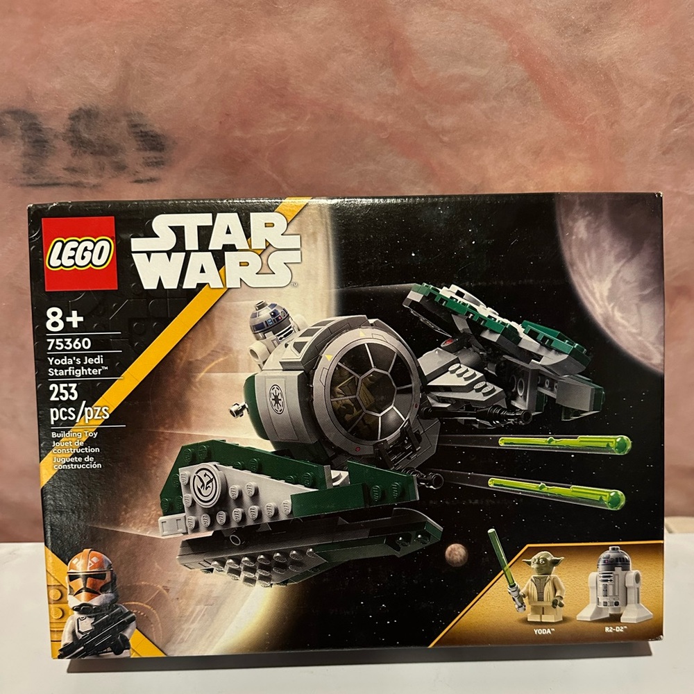 SEALED Lego Yoda's Jedi Starfighter
